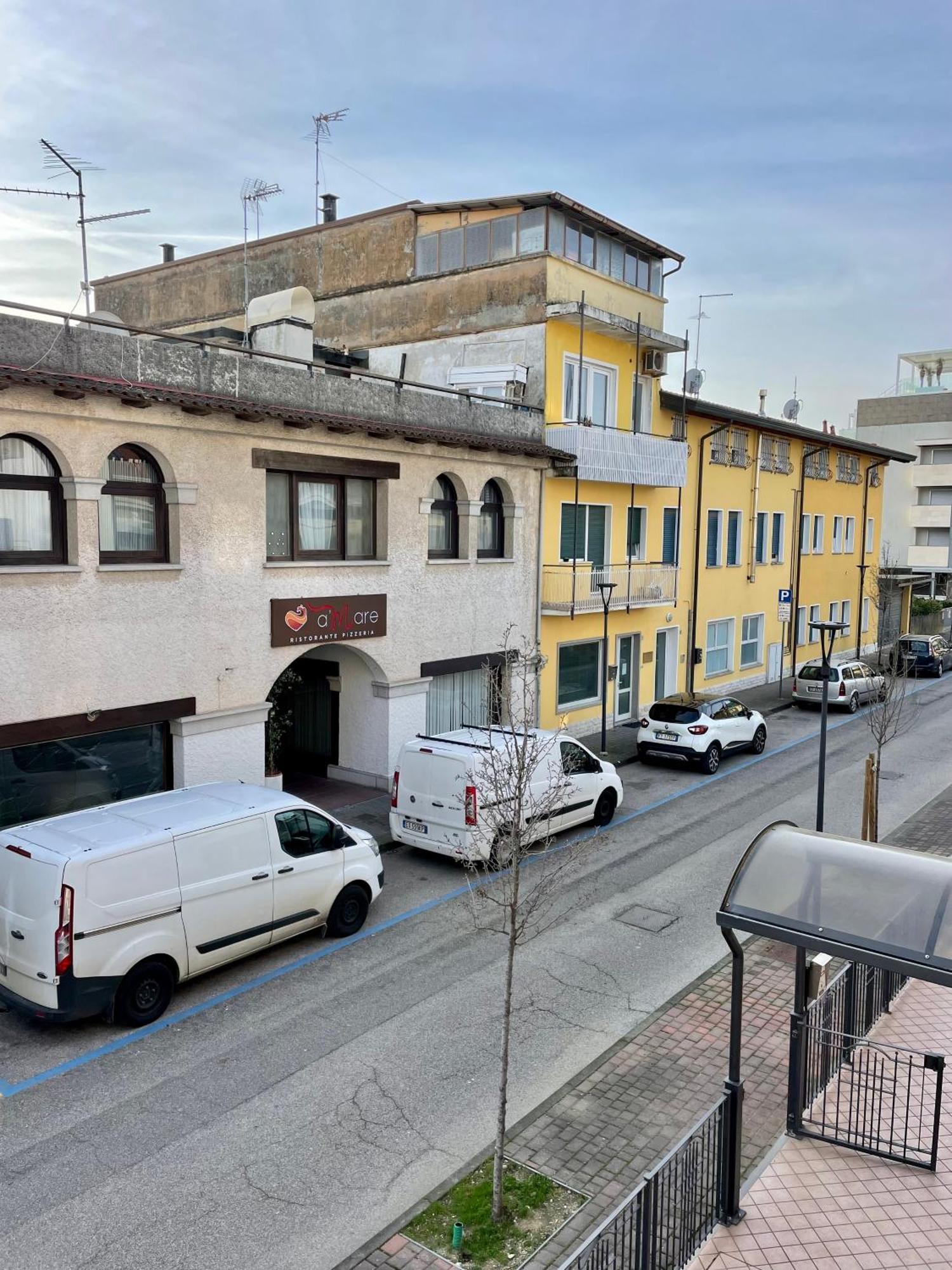 Tommy 1 Lejlighed Lignano Sabbiadoro Eksteriør billede